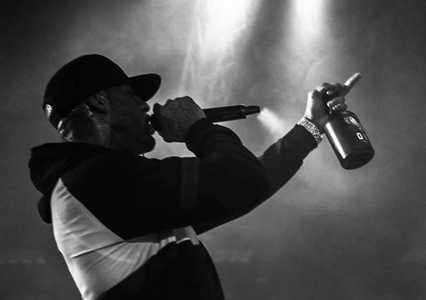 Booba répond à un fan qui lui envoie un message sur Instagram