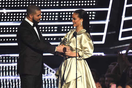 Drake a unfollow Rihanna sur Instagram !