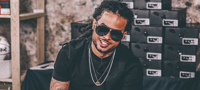 Kalash : découvre les chiffres de vente de son album  Mwaka Moon 