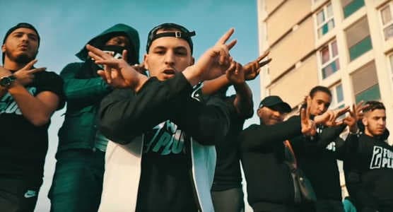 Hornet La Frappe : sa cover d'album serait-elle raciste ? Il réagit