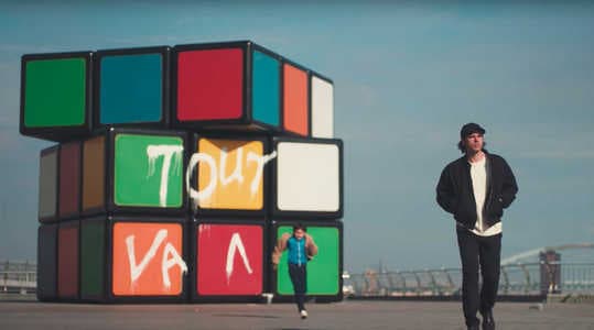 Orelsan : un message caché dans son clip Tout va bien