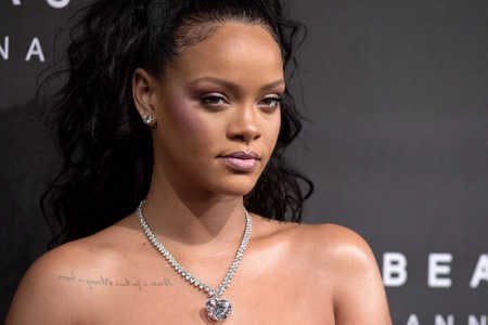 BAD BUZZ : Rihanna pète un cable contre Snapchat !